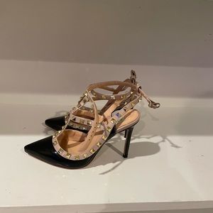 Chris-T Women Pointed Toe Studded Heals